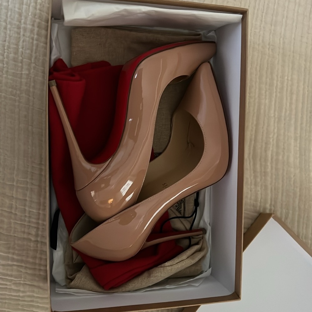 Nude-Red bottoms